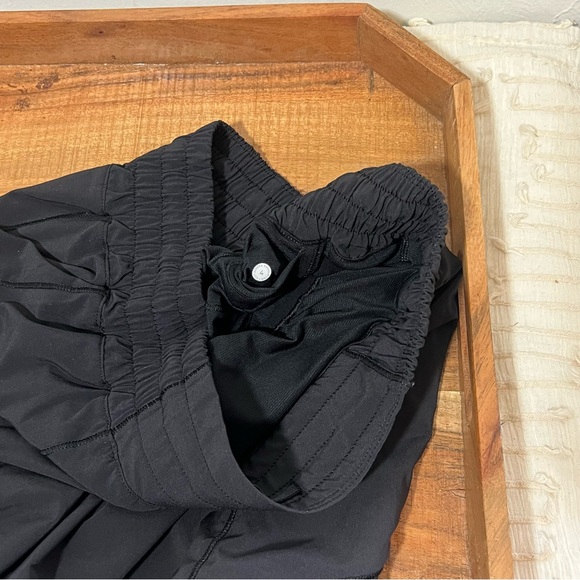 Lululemon Black Running Shorts - Size 4 - Picture 2 of 4